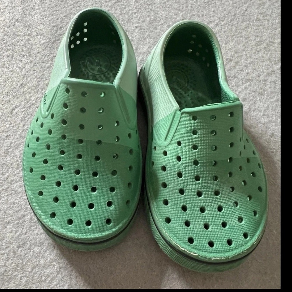Native x Crayola Green Slip-on Shoes Toddler Size C 7 Lightweight Water Play